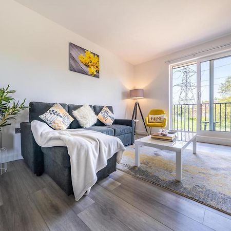 Ash View Place 4 -Heathrow - Thorpe Park - Free Parking Staines-upon-Thames Exterior foto